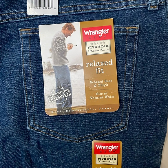 NEW Wrangler Hero Five Star Relaxed Jean.  42x30 - Picture 3 of 7